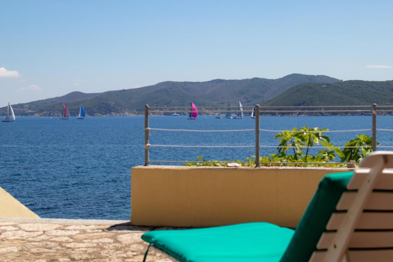Villa Le Sprizze A Bordo Del Mare - Goelba Marciana Marina  Eksteriør bilde