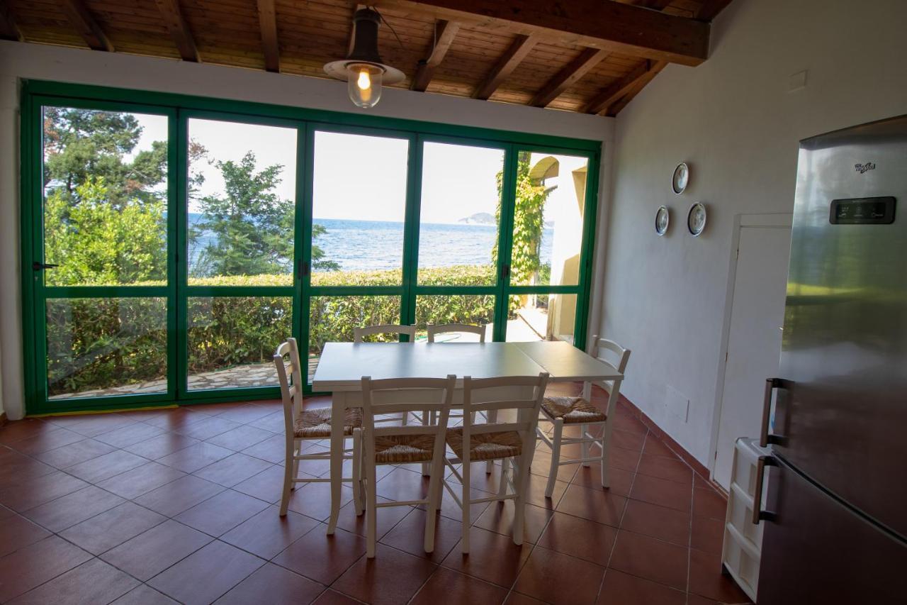 Villa Le Sprizze A Bordo Del Mare - Goelba Marciana Marina  Eksteriør bilde